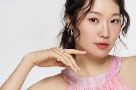 Lily Park 박현지 (@lilyhjix) • Instagram photos and videos