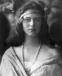 in 1909, 𝑷𝒓𝒊𝒏𝒄𝒆𝒔𝒔 𝑰𝒍𝒆𝒂𝒏𝒂 𝒐𝒇 𝑹𝒐𝒎𝒂𝒏𝒊𝒂, later  Archduchess of Austria, was born in Bucharest. My birthday twin! Ileana was  the fifth child and youngest daughter of King Ferdinand I of Romania and