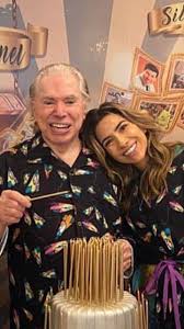 A informação foi confirmada pela sua filha, patrícia abravanel. O Apresentador Silvio Santos Merece Destaque Pelos Seus 90 Anos De Idade