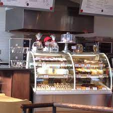 Pin By Monica Retro Cake On Bakeries More Bakery Shop Interior Bakery Design Bakery Interior