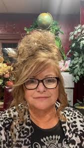 Kim Setser's Instagram, Twitter & Facebook