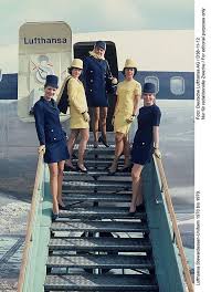 Lufthansa Http Travelling Images Blogspot Com Stewardess Uniform Stewardess Flight Attendant