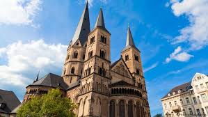 Weil wir in den vielen kurven (поворотах) stark bremsen mussten. Kirche In Deutschland Priester Fehlen Pfarreien Verschwinden Deutschland Dw 22 09 2020