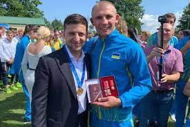 Включений до виборчого списку під № 10. Medalepad Zelenskij Vruchiv 78 Ordeniv I 25 Zvan Sportsmenam I Treneram Glavkom