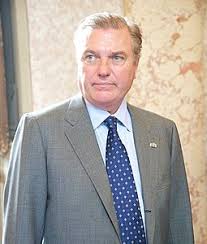 Nato ad avezzano (l'aquila) nel 1980, carlo di francesco è noto per essere uno degli insegnati della scuola di amici, ma è soprattutto un musicista talentuoso. Carlo Di Borbone Due Sicilie Wikipedia