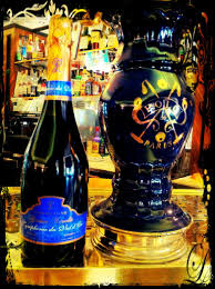 Vanligaste druvorna är chardonnay, pinot noir och pinot meunier. Champagne Gaston Revolte About Me