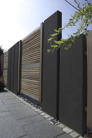 According to the psychology of color, your driveway gate is either saying no tresspassing or welcome. 31 Amazing Minimalist Fence Design Ideas For Your Front Yard Modern Fence Design Fence Design House Fence Design