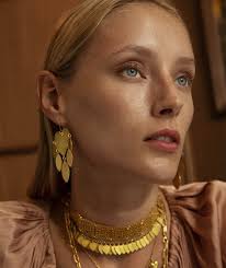 Σκουλαρίκια