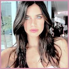 Sara sampaio is the face of michael kors 'gorgeous' related stories alexa chung on her beauty essentials. Sara Sampaio Italia Home Facebook