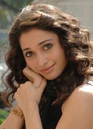 Paiya Tamanna Cute Stills Tamanna Cute Photos In Paiya Movie New Hair Styles Beauty Image