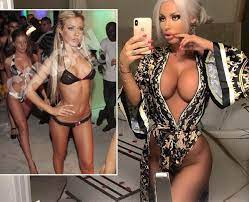 În plus, își anunță fanii când mai apelează la medicul estetician. Loredana Chivu Nu Se Mai FereÈ™te A Spus Cate OperaÈ›ii Estetice Are De Fapt Cinci IntervenÈ›ii Chirurgicale