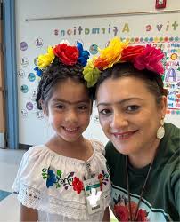 Liz Munoz -Gilbert Counselor (@LizmunozGilbert)