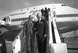 747 The World S Airliner Pan Am Chief Juan Trippe Right With Boeing Head Bill Allen Boeing Boeing Jumbo Jet Boeing 747