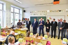 Znamenalo by to, že studenti by měli možnost získat maturitní známky. Ministr Plaga Zahajil Skolni Rok U Prvnaku V Brne Msmt Cr