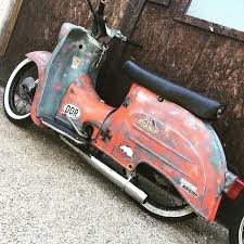 Ratte Mit Ddr Aufkleber Und Schwarzer Sitzbank Classic Motorcycles Scooter Motorcycle Custom Moped