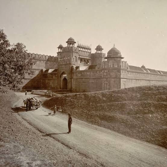 A glimpse of Delhi-The Capital through the pages of History!