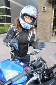 やっぱりスマホホルダーが欲しい gsx250rに付けてみたよ 葉月美優 webオートバイ ガールズバイカー オートバイ バイク 女子