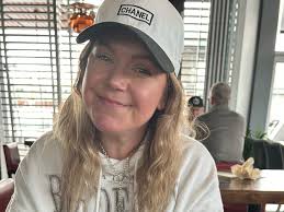 Fundraiser for Theresa Powell by Judy Lizna : Support Theresa in her  Journey to Beat Breast Cancer