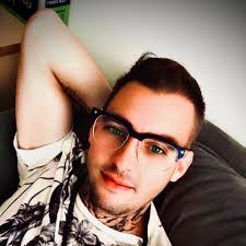 anyone else's Internet playing up st17 area