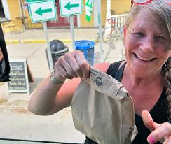 My population of choice has been to serve my fellow blue collar friends.  It's what I know!! I love ALL my customers but making sure those with a  short lunch break are