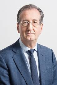 DE LA EMPRESA FAMILIAR A LA SOCIEDAD CERRADA (Y VICEVERSA)