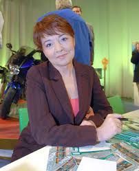 Danuta holecka, wówczas pracująca jako prowadząca program „minęła dwudziesta w tvp info, w obecnie danuta holecka wypowiada się w tvp raczej w krytycznym tonie o działaniach wośp. Danuta Holecka Ulubienica Kaczynskiego Kim Jest Prywatnie Ma Synow Blizniakow 4 Koty Jest Tez Gleboko Wierzaca