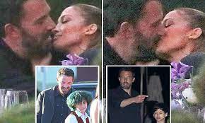 The next day, the two were spotted at the hamptons enjoying a walk. Jennifer Lopez And Ben Affleck Pack On Pda As They Passionately Kiss During Family Dinner In Malibu Daily Mail Online