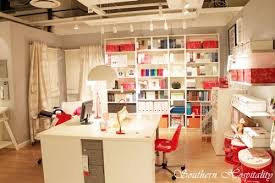 The rest of the furniture in the room is placed against the walls so that the décor remains airy and spacious. Ikea Craft Space Craft Room Design Ikea Craft Room Craft Room Office