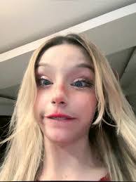 Ashley Paradise's Instagram, Twitter & Facebook