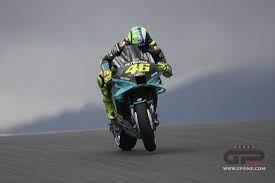 A partire dalla prossima stagione di motogp, valentino rossi correrà con la yamaha petronas, squadra satellite della yamaha ufficiale. Motogp Valentino Rossi Marquez Is Already As Fast Like Before The Injury Gpone Com