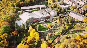 Naše zahrada je rozsáhlá, celkem má téměř 30 ha. Botanischer Garten Teplice