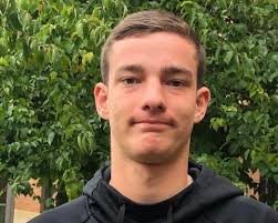 Coronavirus in Oregon: West Salem football players adapt to recruiting