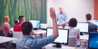 Los estudiantes de la universidad de san carlos no volverán a las clases presenciales en lo que queda de este 2020, luego que el consejo superior universitario (csu) determinara que no existen. Clases Presenciales Con Impacto De La Tecnologia Digital