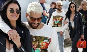 Maluma and barulich met on the set of his music video for felices los 4. the two started dating in 2017 and shared custody of a pomeranian named julieta. Maluma Puts On Romantic Display With Girlfriend Vivien Rubin In Athens After Postponing Milan Show Daily Mail Online