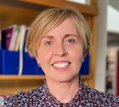 Alison Dow's Instagram, Twitter & Facebook