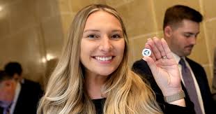 Inside Track: From Law School to Law Practice: 151 Marquette Grads Take the  Oath in Wisconsin :