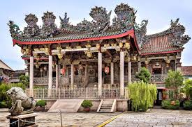 Setelah beberapa generasi papan ini disimpan di rumah klen (huay kuan) ataupun di rumah tokong. 7 Famous Chinese Temples You Must Visit In Penang Blog