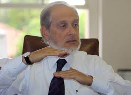 Director del Hospital San Vicente anuncia su retiro