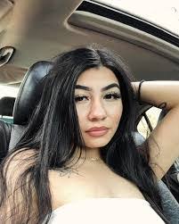 Julissa Mora's Instagram, Twitter & Facebook