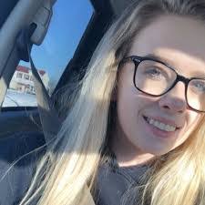 Leah Ellsworth's Instagram, Twitter & Facebook