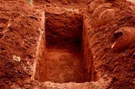 Larangan memakai topi, songkok atau menutup kepala kerana rambut dan bulu roma(lelaki) adalah ibarat antena untuk menerima gelombang yang baik yang dipancarkan terus dari kaabah. Rahsia Alam Kubur Anggota Tubuh Kita Yang Manakah Akan Pecah Dahulu Pada Malam Pertama Kashoorga