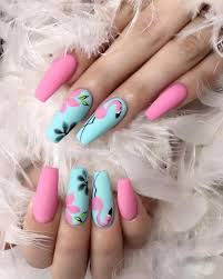 Las uñas acrílicas o artificiales pueden ocasionar ciertos problemas por su colocación y posterior uso cotidiano. Mas De 30 Lindas Y Coloridas Ideas De Diseno De Unas De Verano Brillantes Para 2021 Tatuajesweb Info