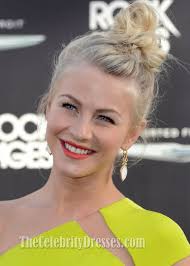 Julianne hough didn't want to do another musical after burlesque and footloose, but when she heard director adam shankman was going to direct rock of ages and he'd already cast tom. Julianne Hough Ein Schulter Abschlussball Kleid Rock Of Ages Premiere Thecelebritydresses