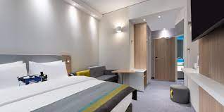 Passengers arriving on an intl flight and further taking an intl flight can access to our intlwing. Holiday Inn Express Goettingen Hotel By Ihg