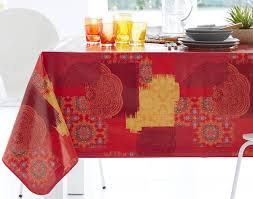 Aujourd'hui mardi 6 octobre 2020, faites vous plaisir grâce à notre sélection nappe carree 140x140 pas cher ! Toile Ciree Rouge Motif Indien Becquet