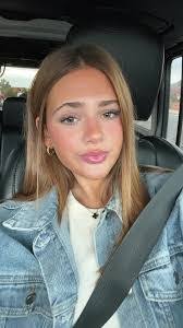 Phoebe Lynn's Instagram, Twitter & Facebook