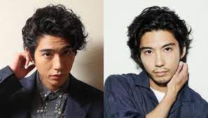 賀来賢人の髪型まとめ 最新ヘアスタイル メンズ ヘアスタイル 髪型 メンズ パーマ 髪型