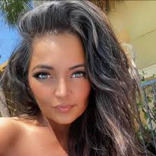 Shanda Vander Ark is accused of severely abusing her teenage son with  special needs, who was in an ice bath for 9 hours before he was declared  dead. #CourtTV What do YOU