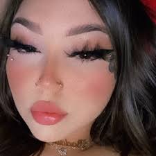 Trinity Montoya🧚🏼‍♀️✨ (@trinitys_makeuppage) • Instagram photos and videos