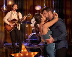 Katie lane thurston is an american television personality and bank marketing manager. Katie Thurston Previews The Bachelorette Finale On August 9 Glamour